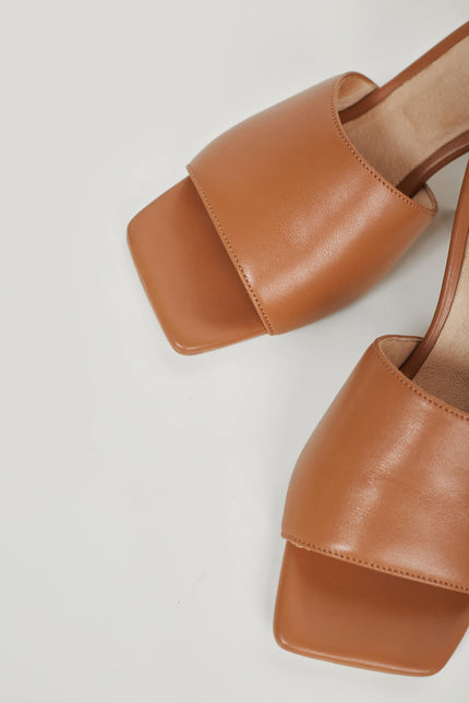 LEATHER MULES