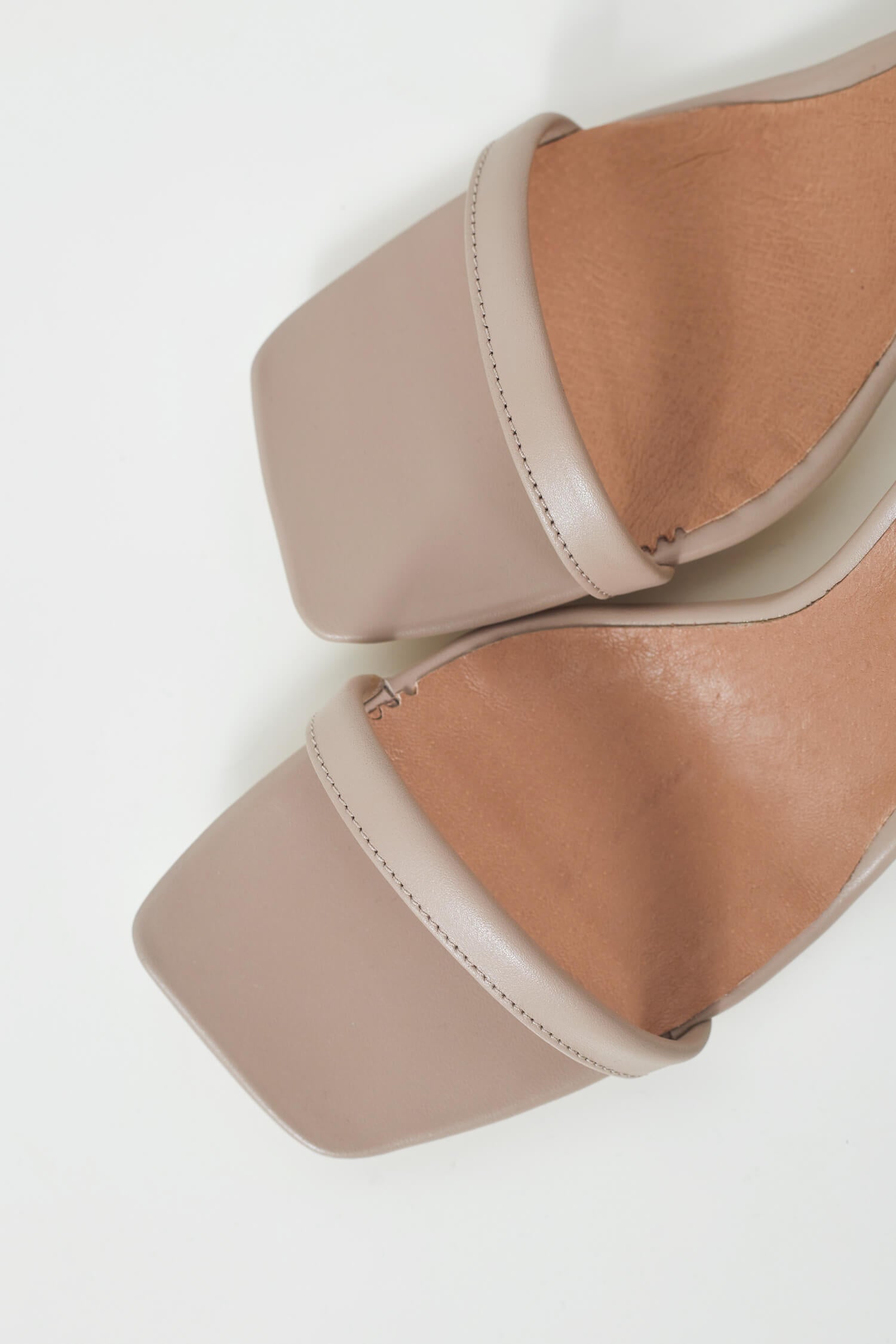 THIN STRAPPY HEELED SANDALS