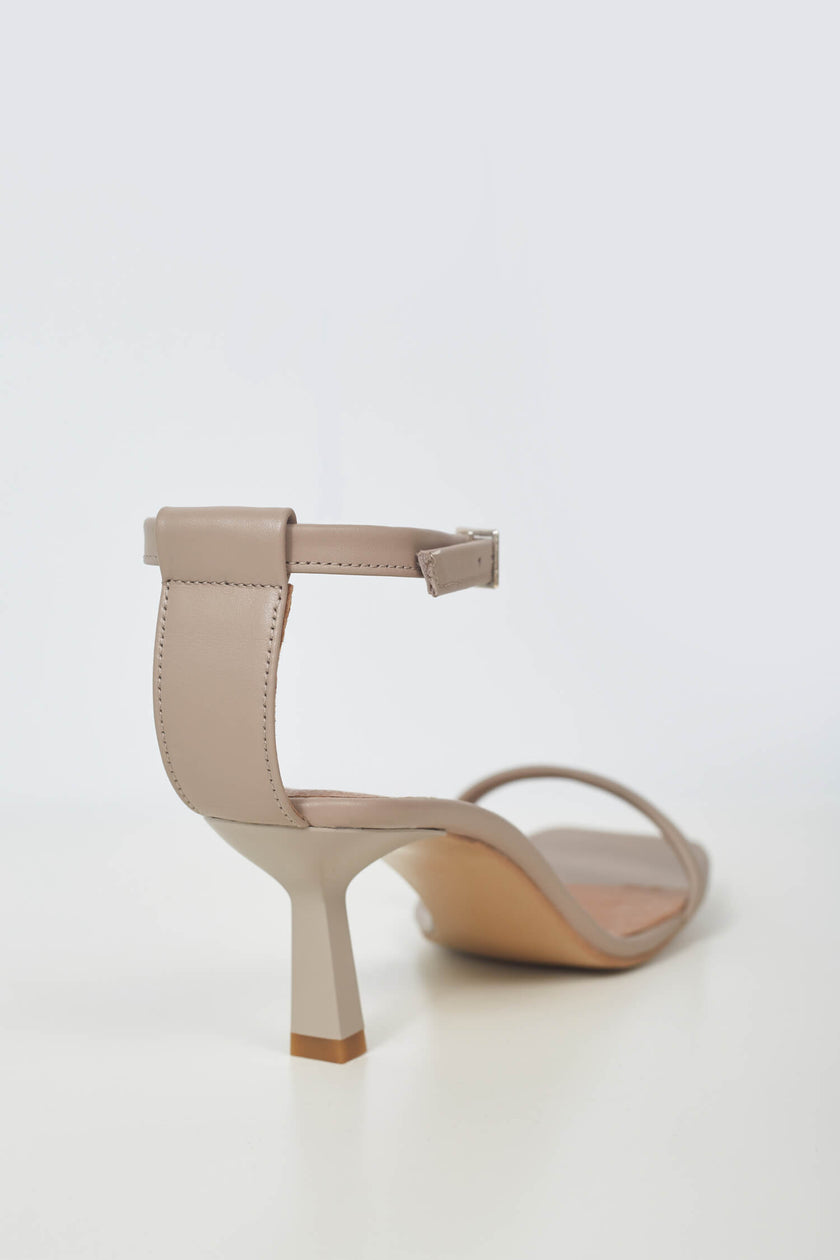 THIN STRAPPY HEELED SANDALS
