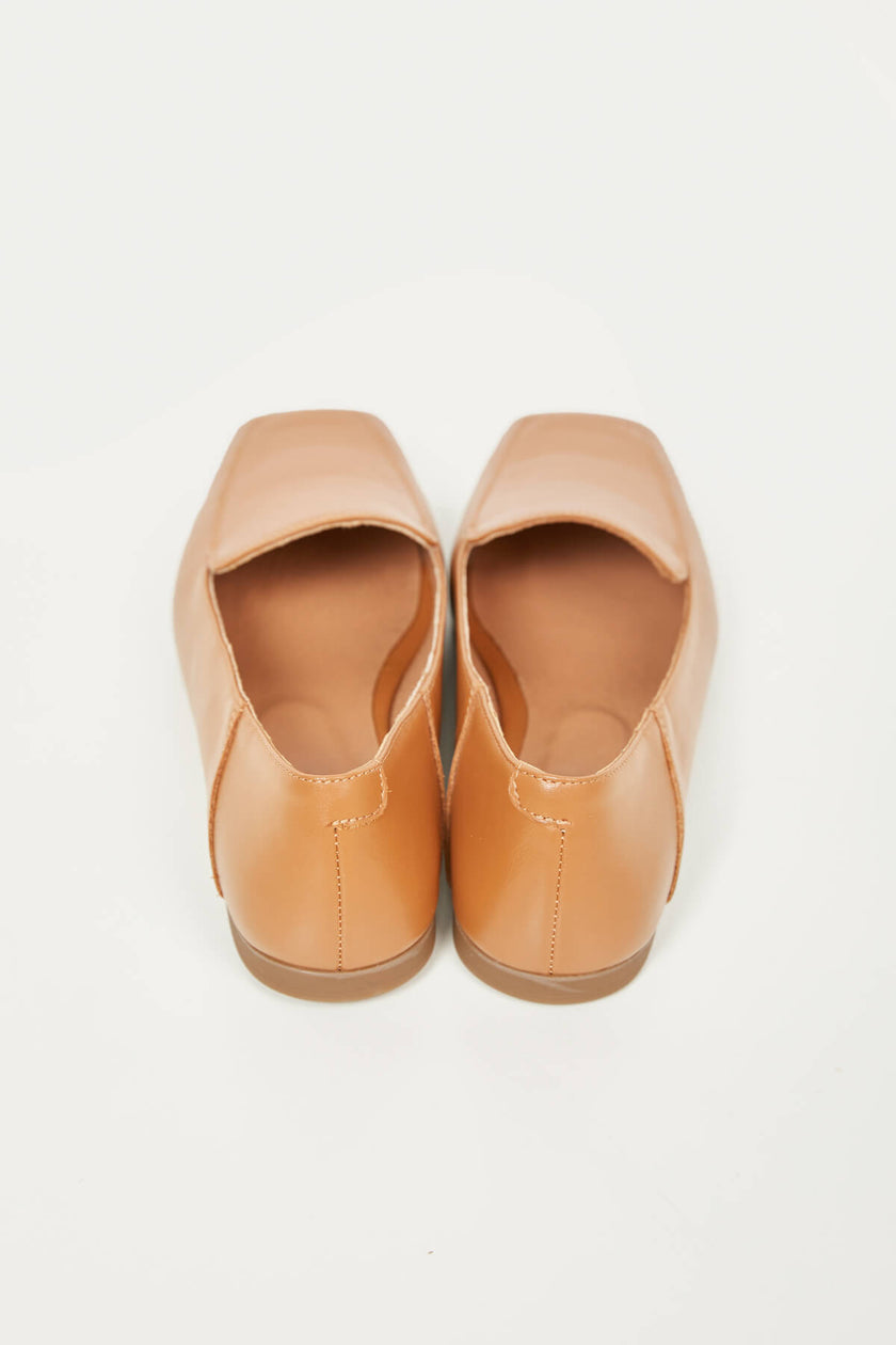 LEATHER LOAFERS