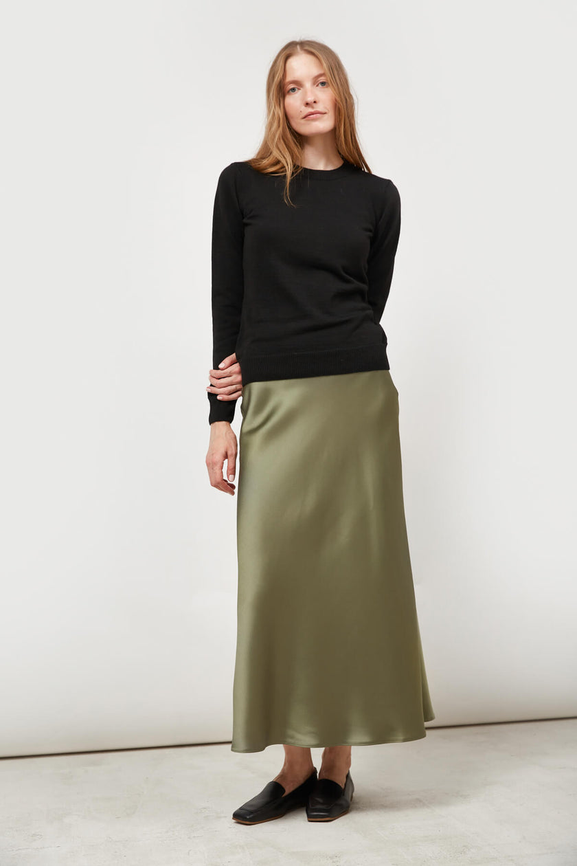 KNITTED BLACK SWEATER WITH WOOL