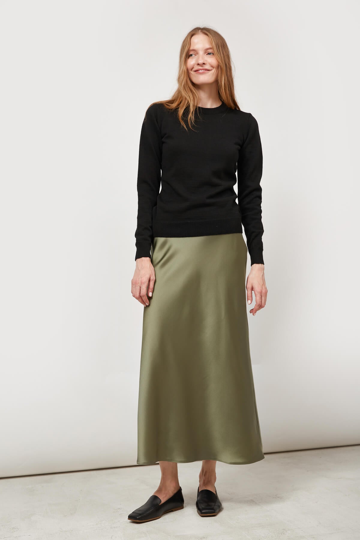 KNITTED BLACK SWEATER WITH WOOL
