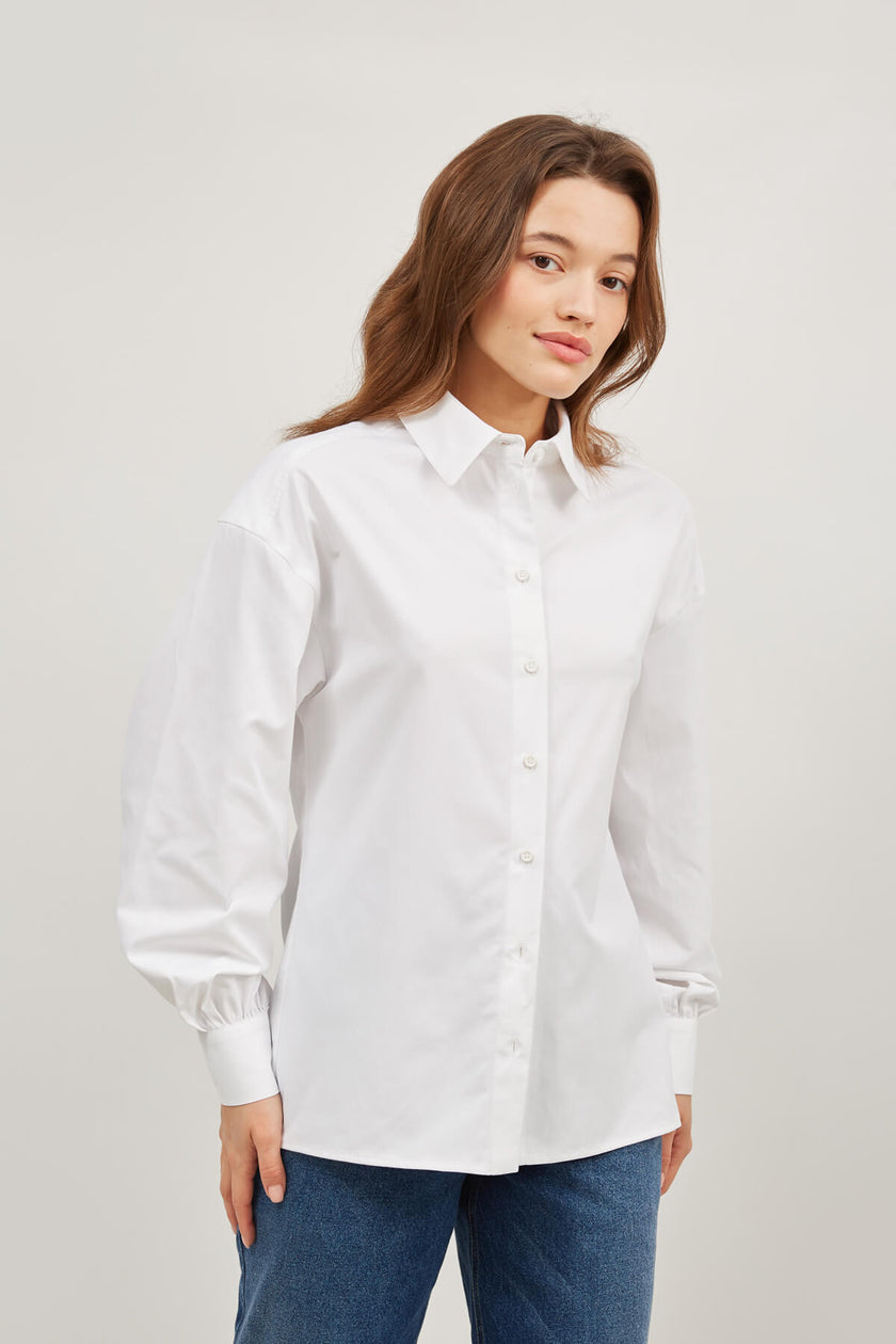 SEMI-FITTED WHITE SHIRT WITH LUSH SLEEVES