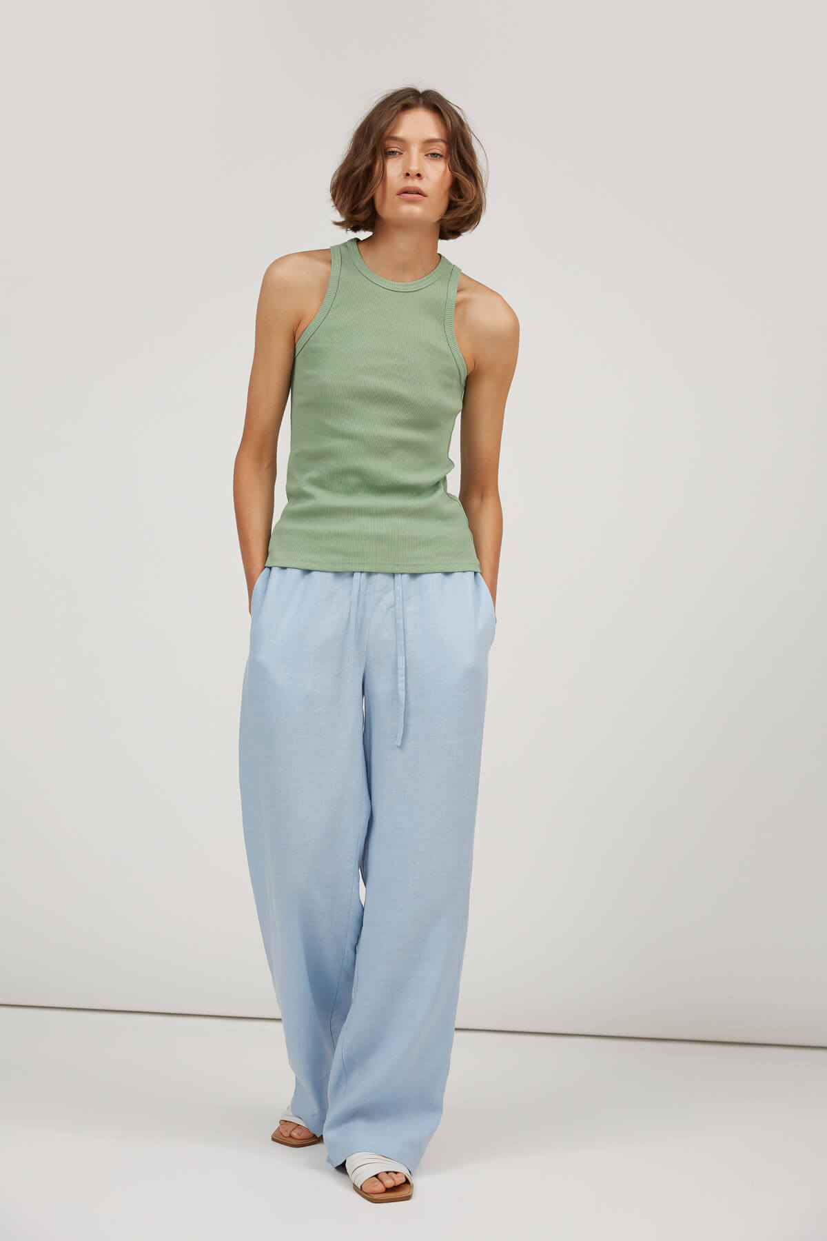LOOSE-FIT PANTS WITH LINEN