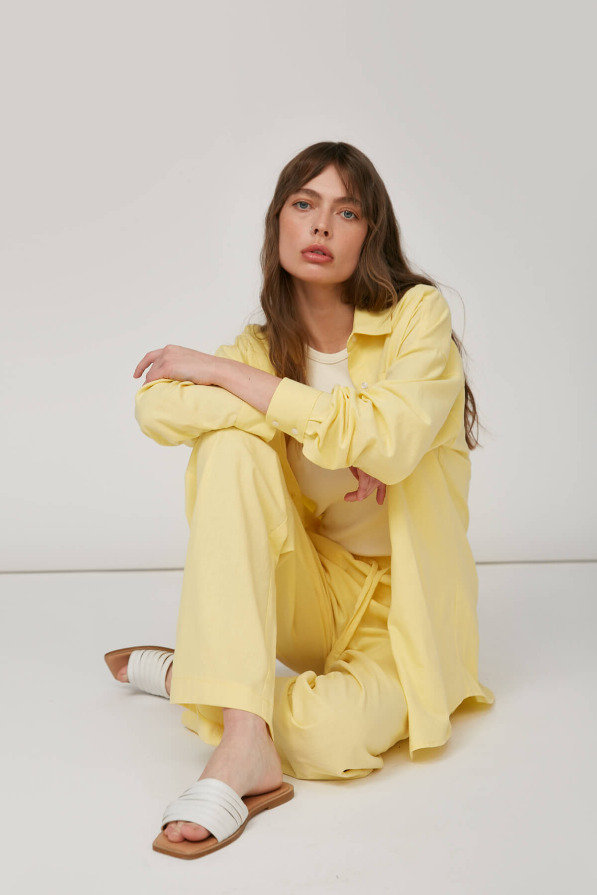 LOOSE-FIT PANTS WITH LINEN