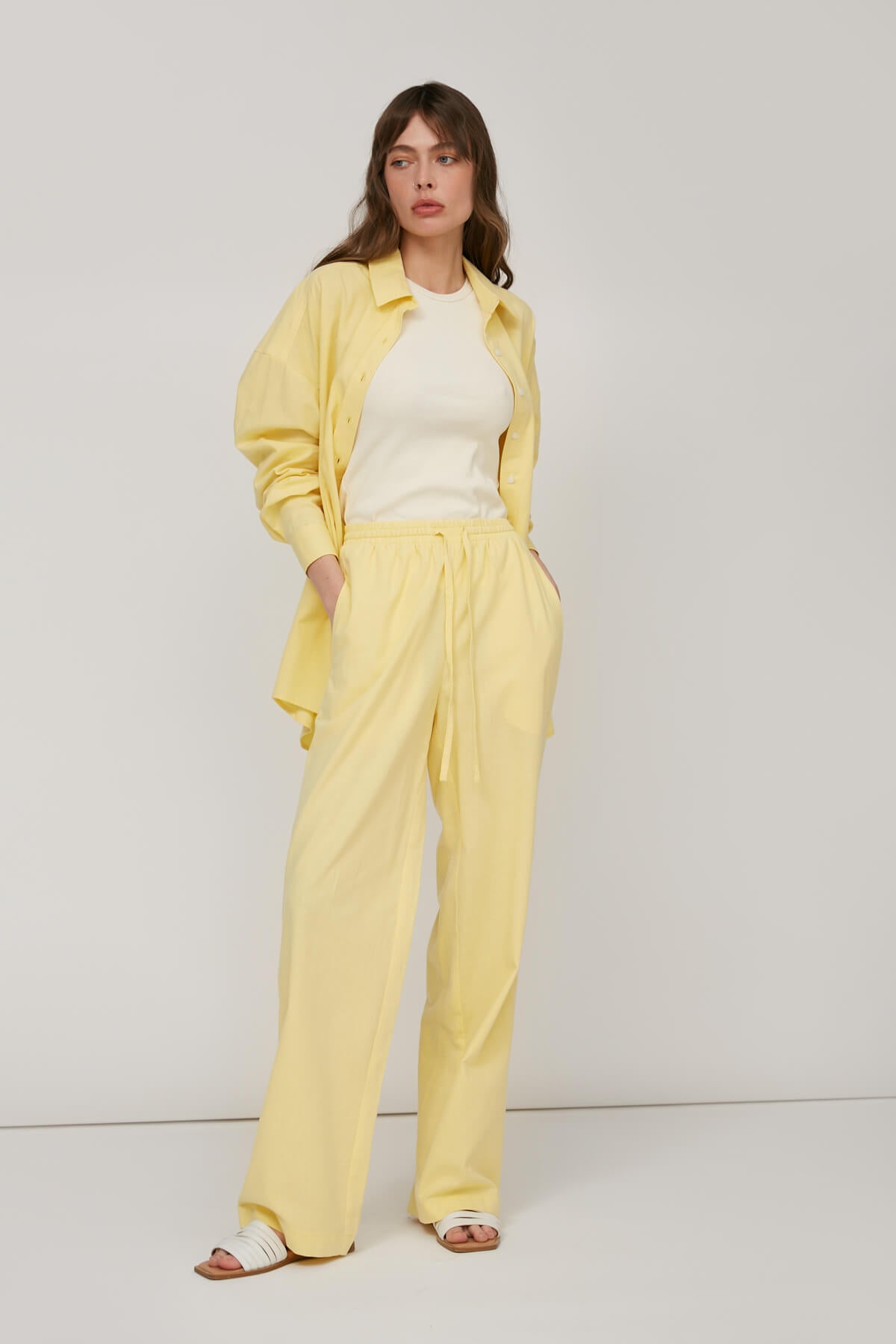 LOOSE-FIT LINEN SHIRT