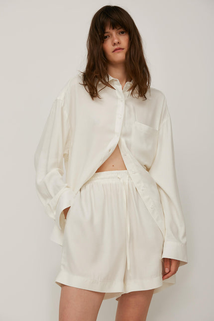 LOOSE-FIT STAPLE SHORTS