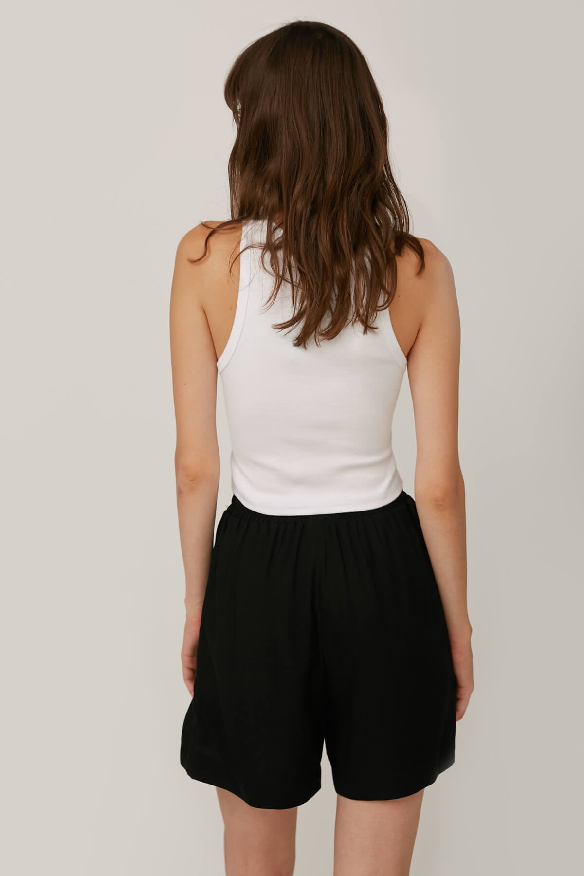LOOSE-FIT STAPLE SHORTS