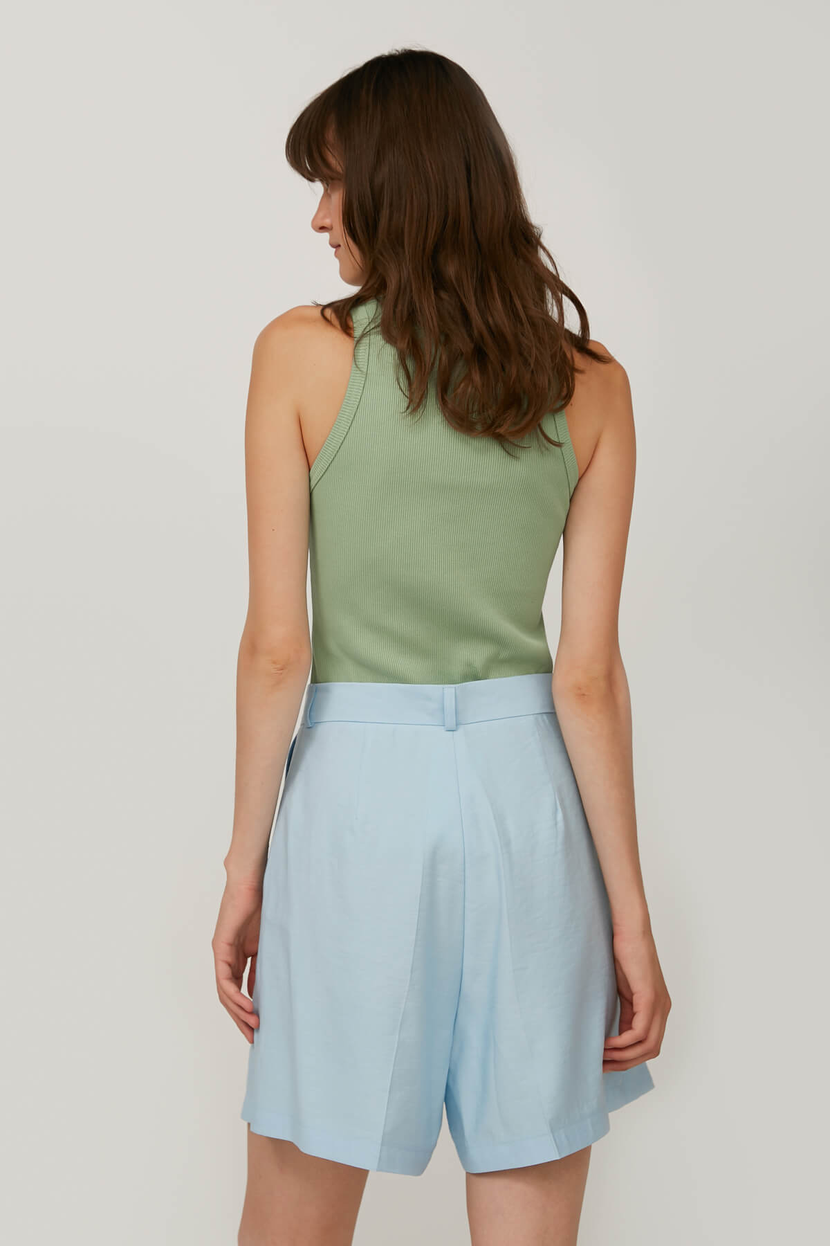 HIGH-WAISTED - FIT SHORTS