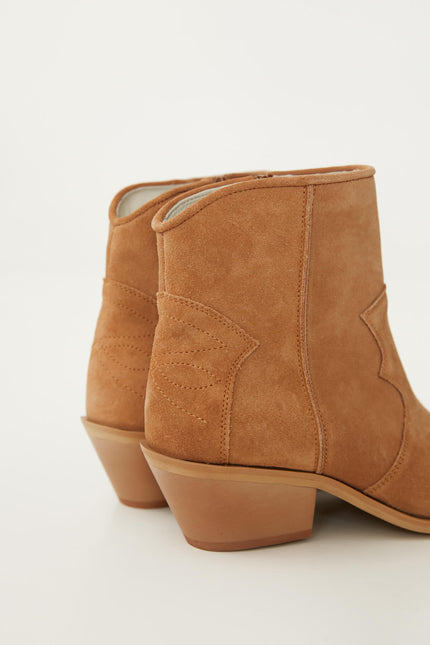 СOWBOY BOOTS