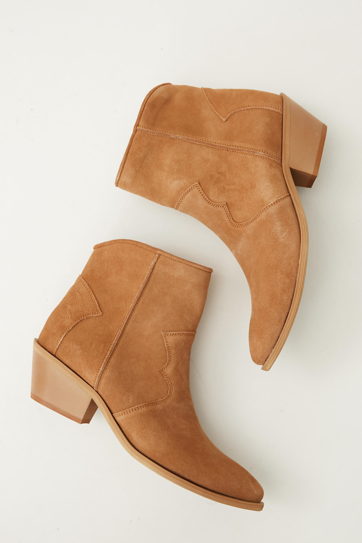 СOWBOY BOOTS