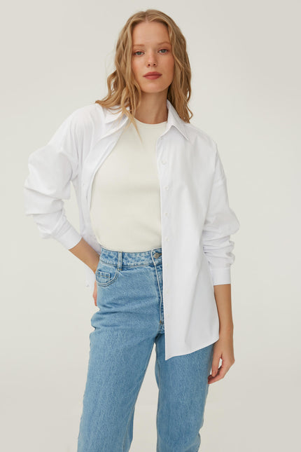 WHITE STRAIGHT-CUT LOOSE FIT SHIRT