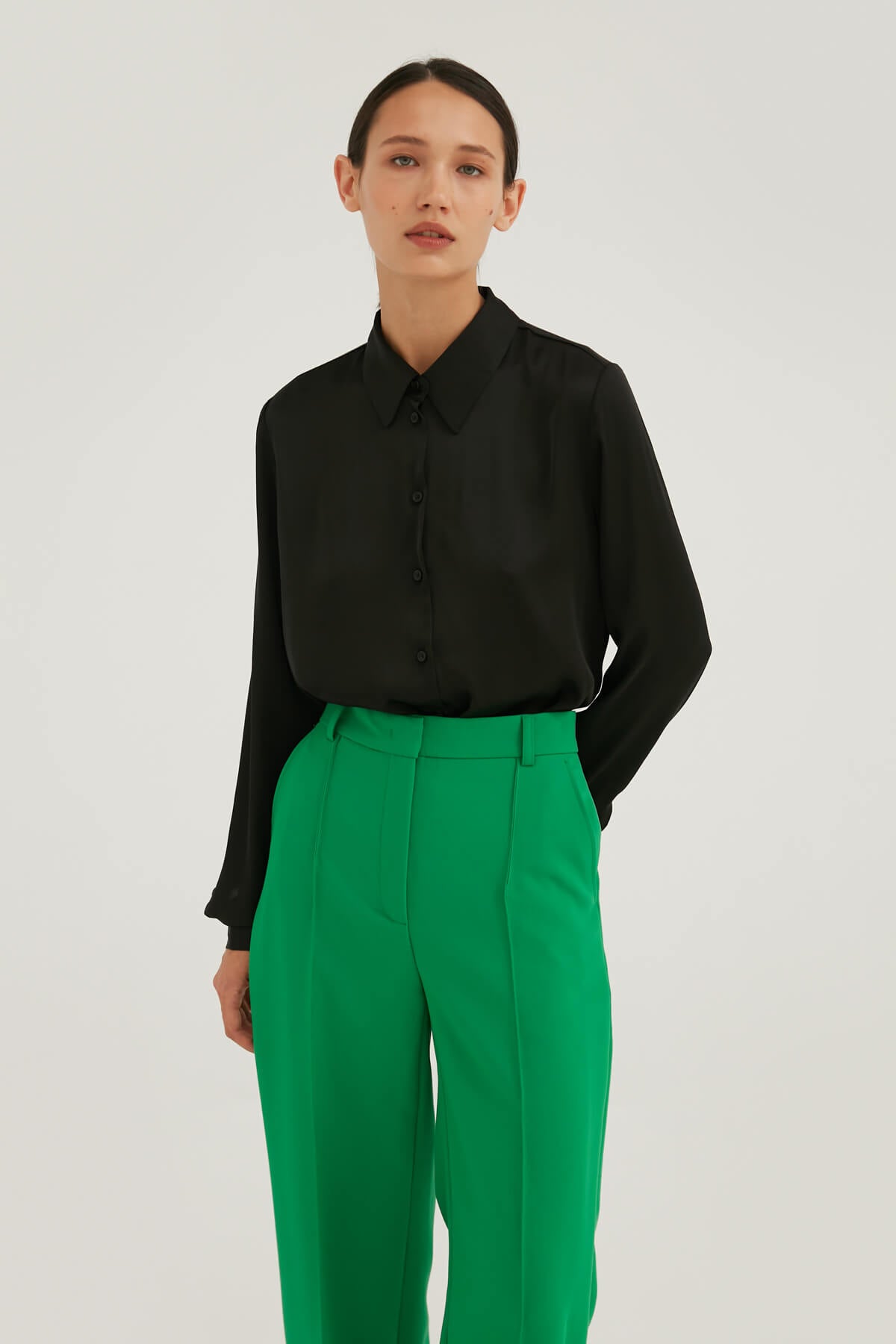 LOOSE-FIT BLACK SHIRT IN SATIN