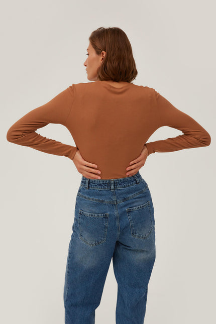CARAMEL RIBBED JERSEY JUMPER