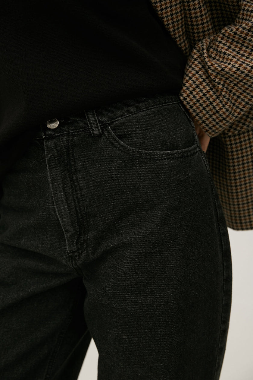 WIDE LEG BLACK ELONGATED JEANS