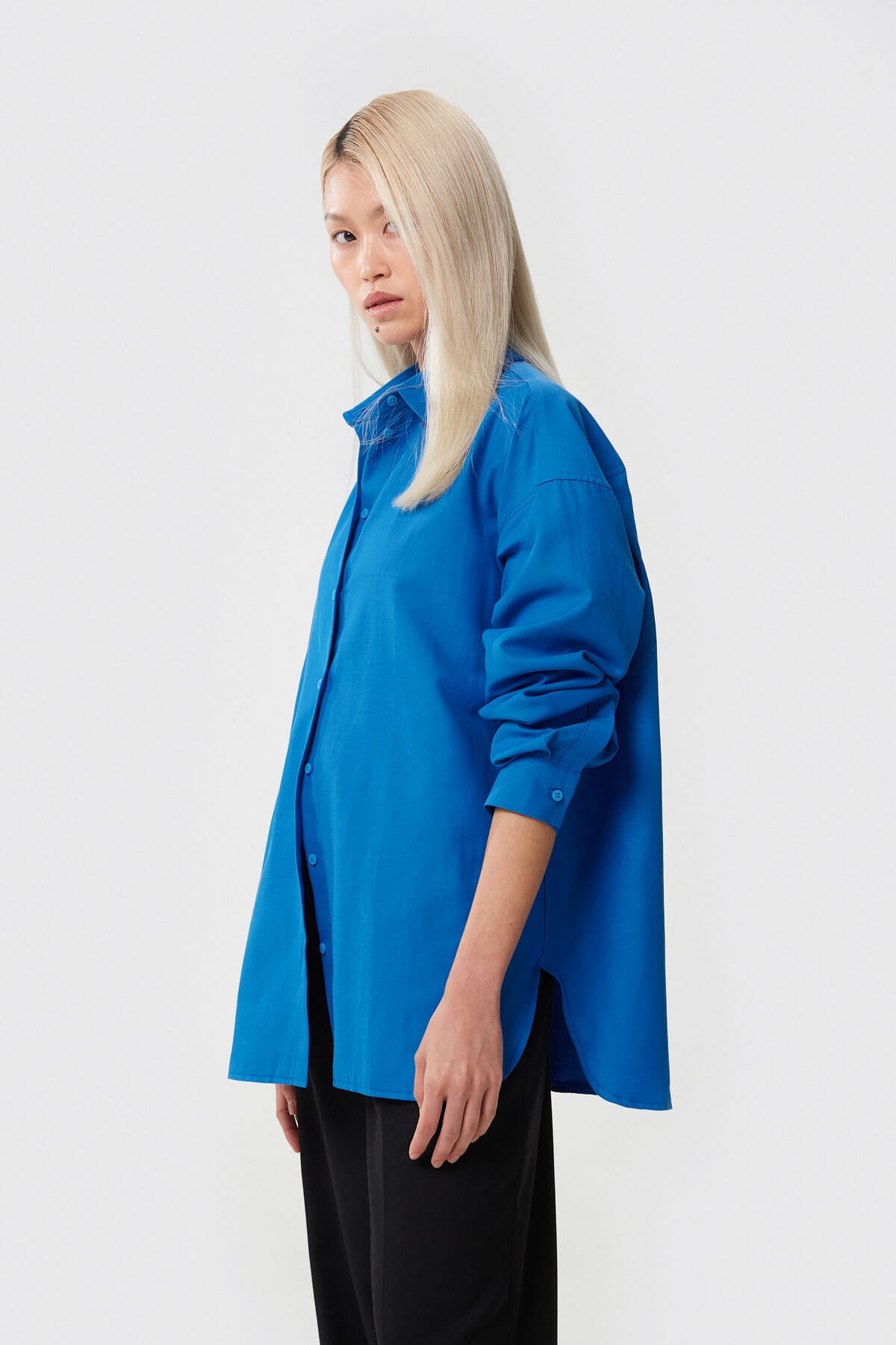 LOOSE-FIT BLUE COTTON SHIRT