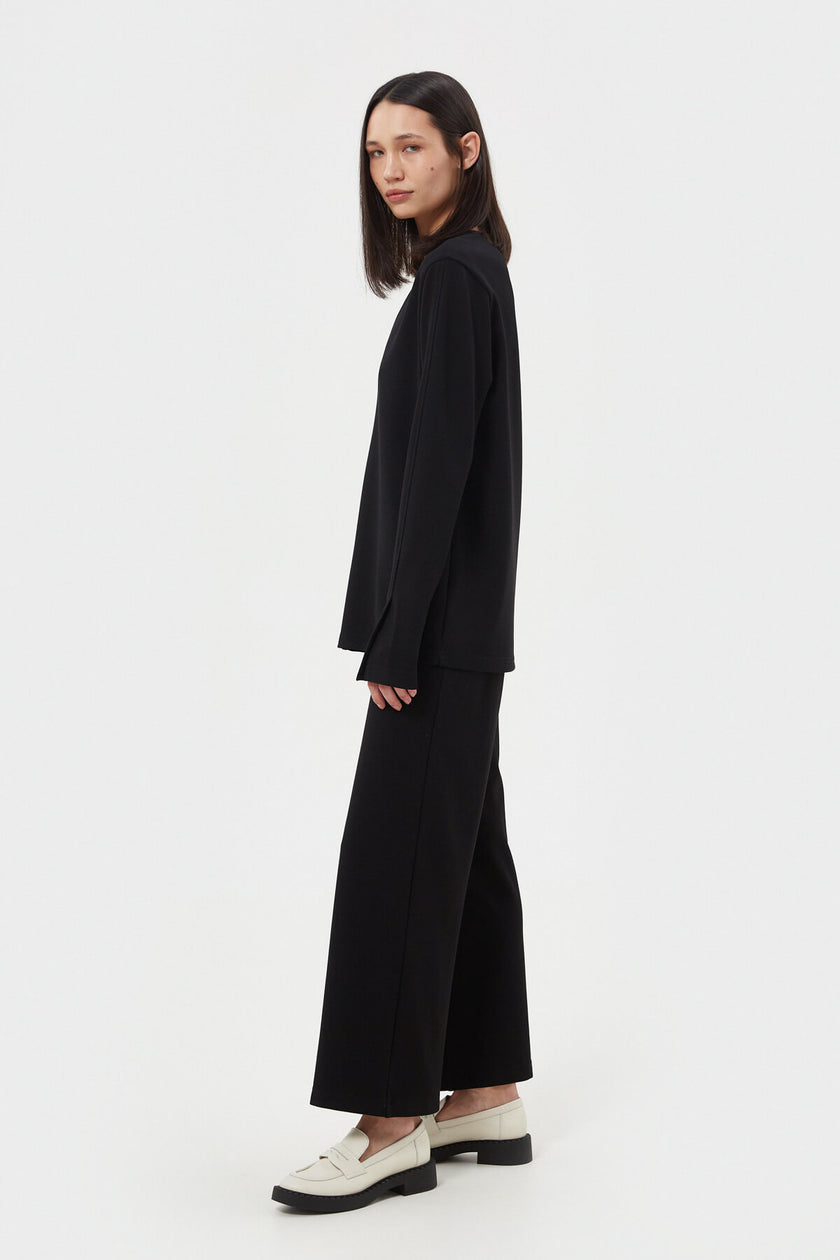 BLACK V-NECK JUMPER WITH VISCOSE
