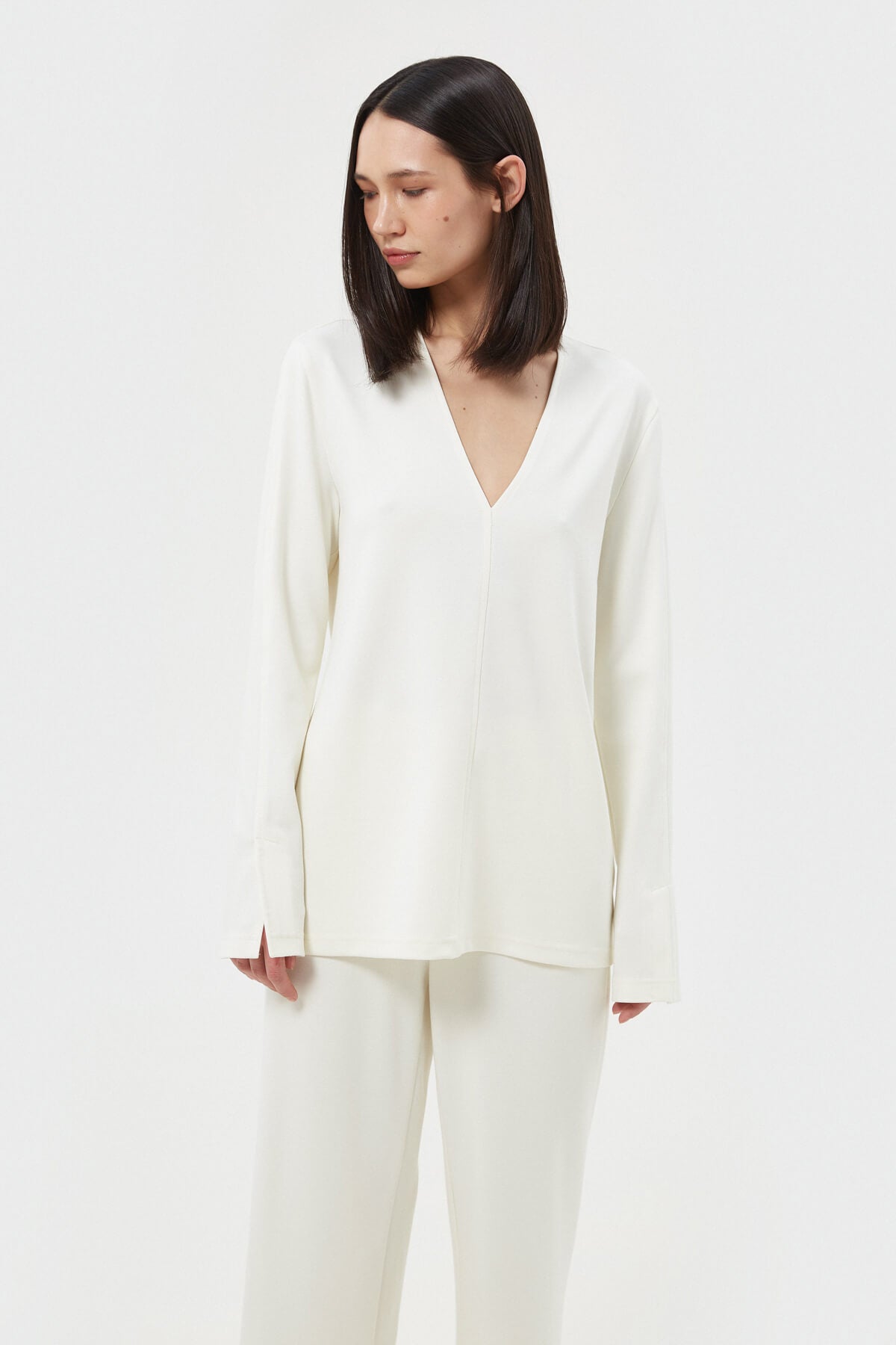 MILKY JERSEY V-NECK JUMPER
