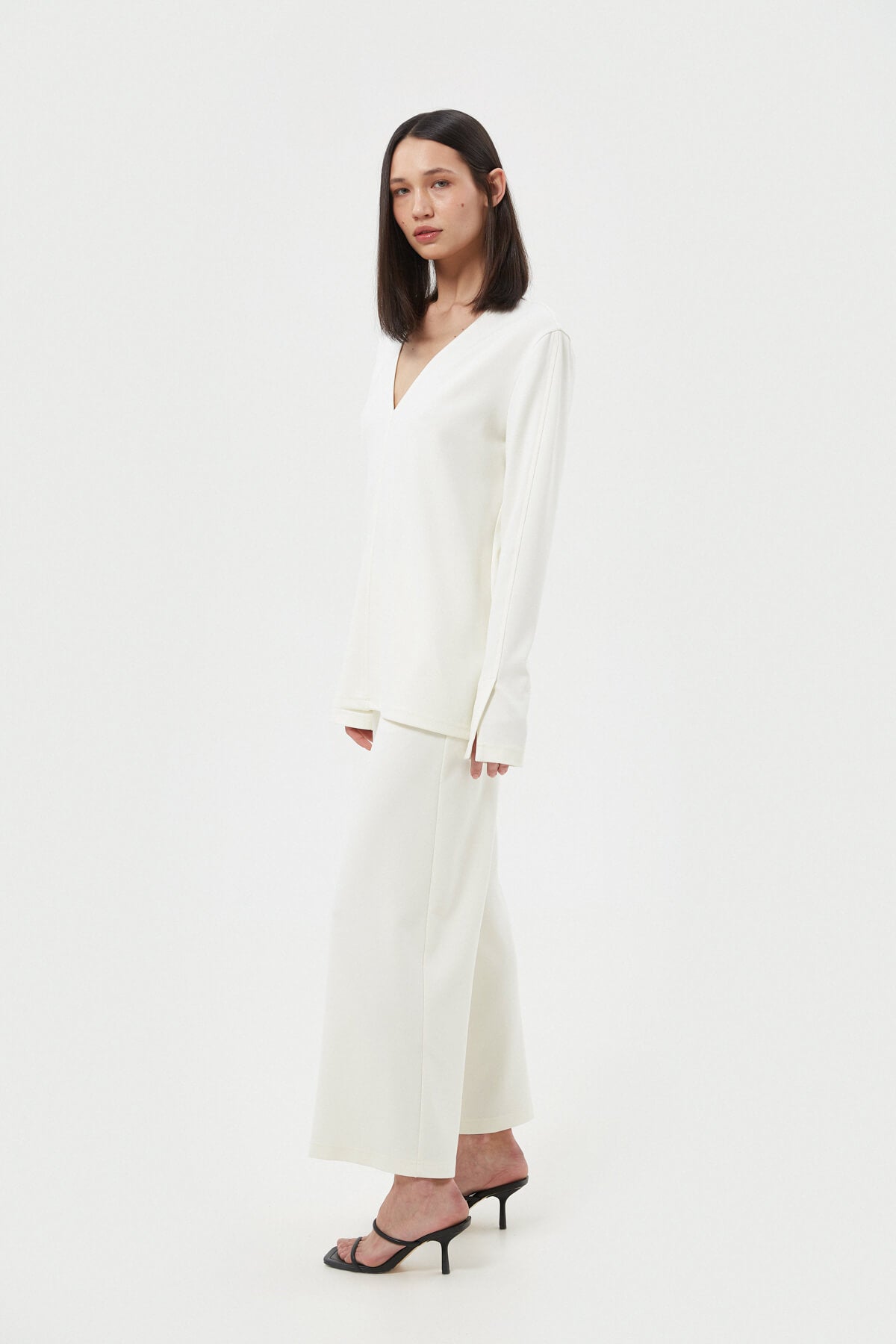 MILKY JERSEY V-NECK JUMPER