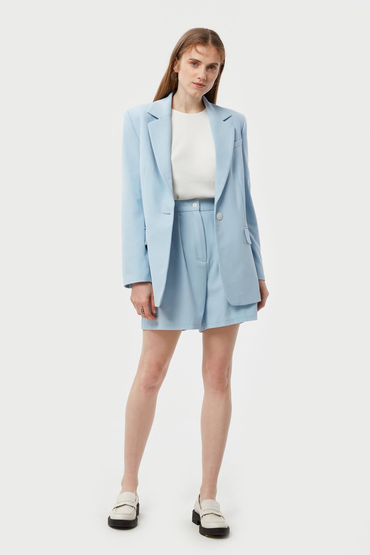 SHORTS MADE OF SUIT FABRIC