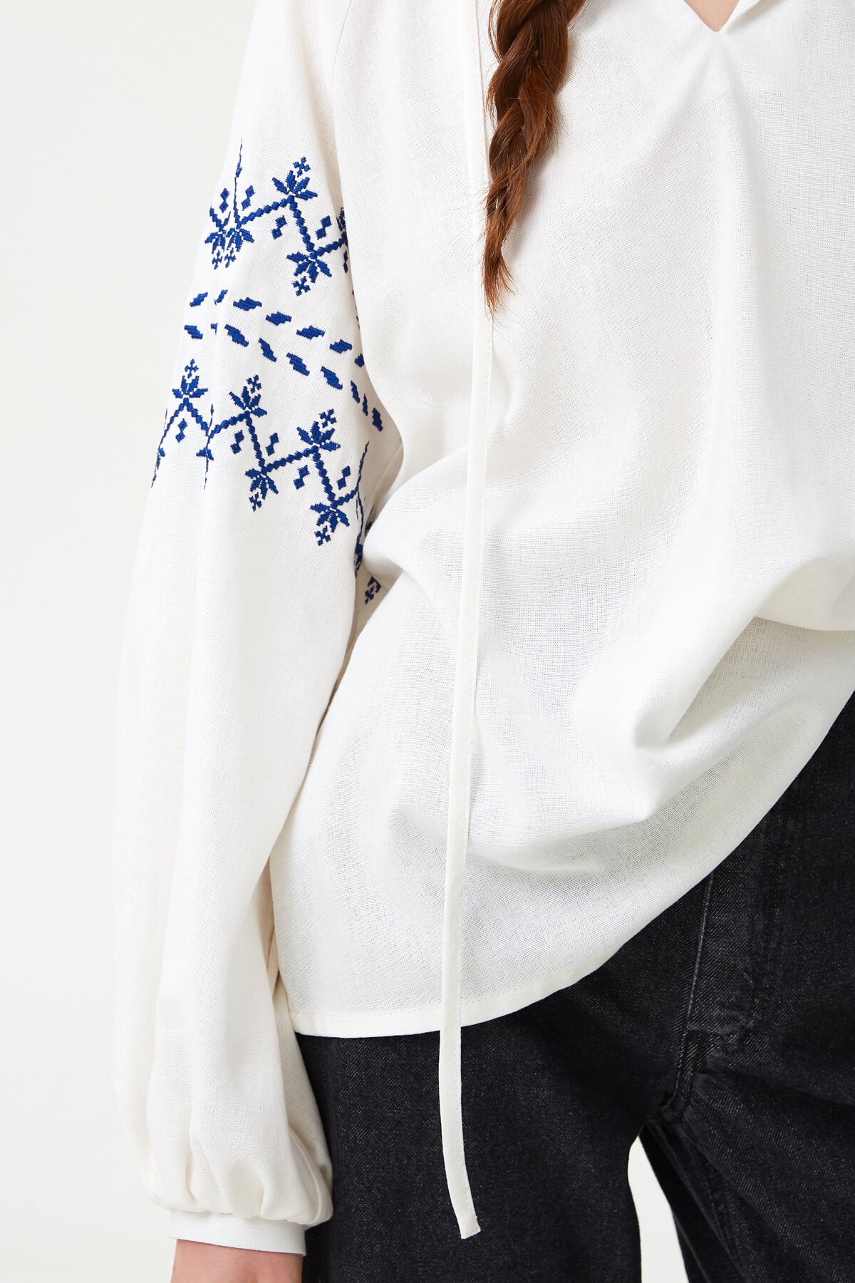 MILKY LINEN VYSHYVANKA SHIRT WITH ZIGZAGS EMBROIDERY