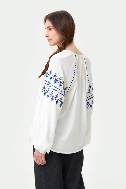 MILKY LINEN VYSHYVANKA SHIRT WITH ZIGZAGS EMBROIDERY