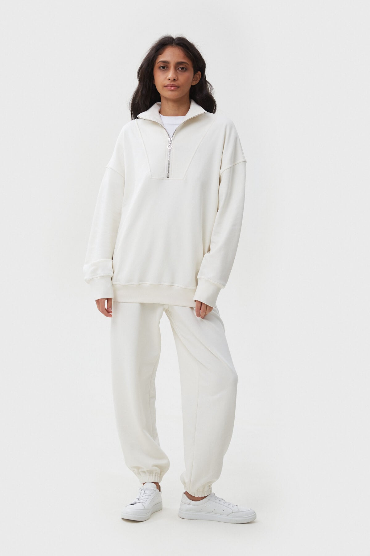 SWEATSHIRT WITH ZIPPED COLLAR