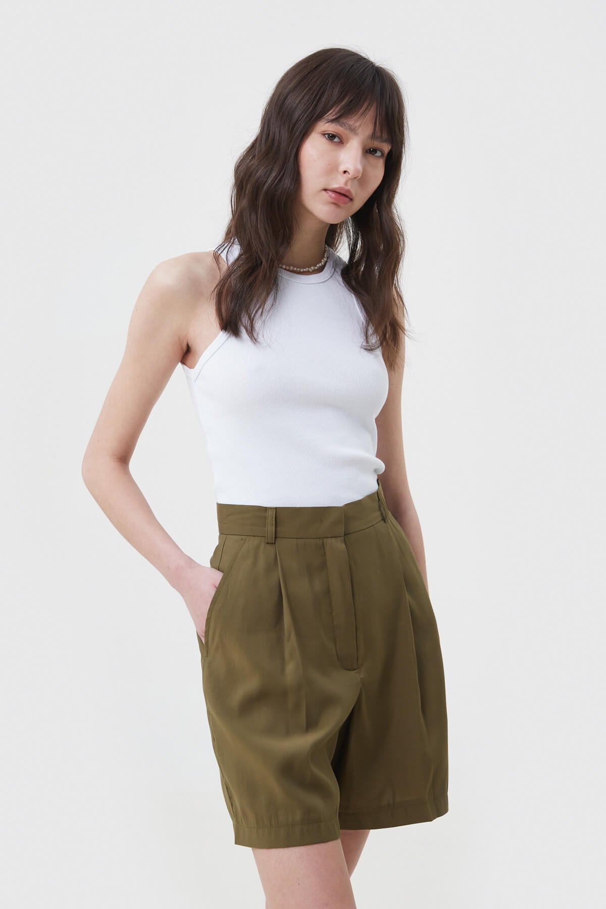 LOOSE-FIT SHORTS MADE OF SUIT FABRIC