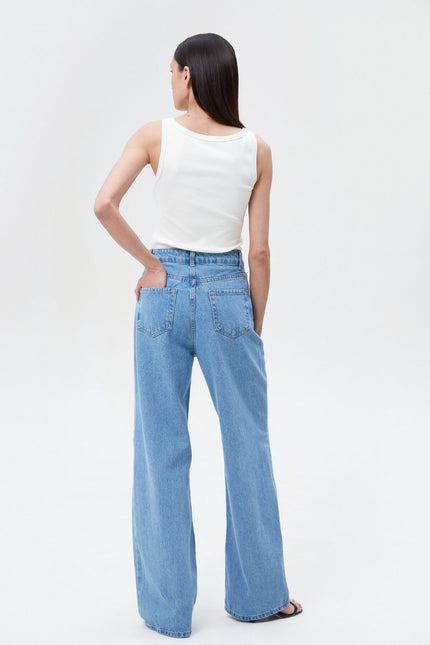 STRAIGHT-CUT JEANS
