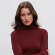 Basic knitted turtleneck in wine color with cotton