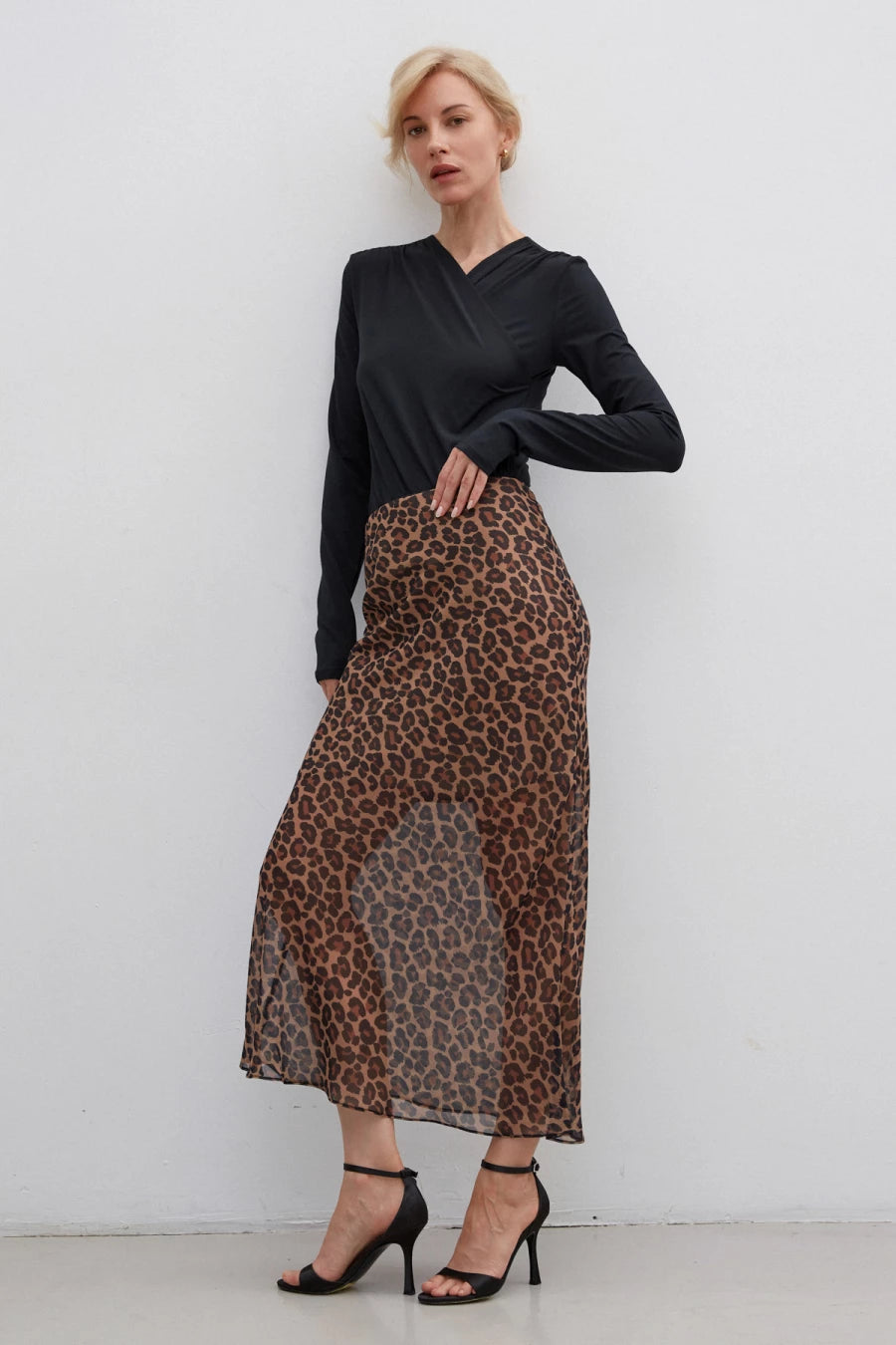 Chiffon midi skirt with a leopard print