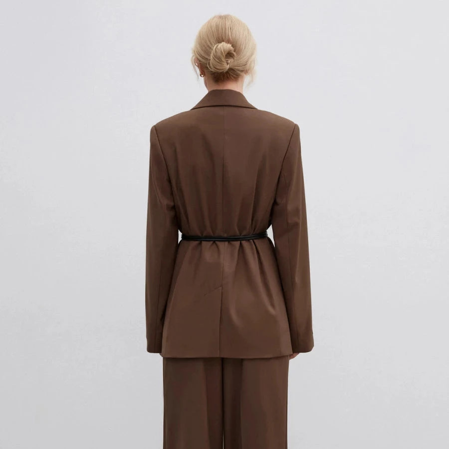 Chocolate single-breasted straight-cut jacket made of viscose.