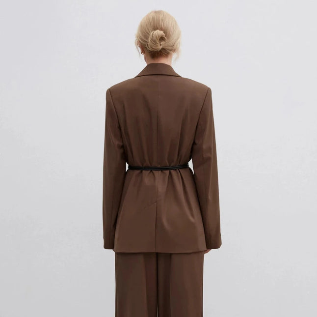 Chocolate single-breasted straight-cut jacket made of viscose.