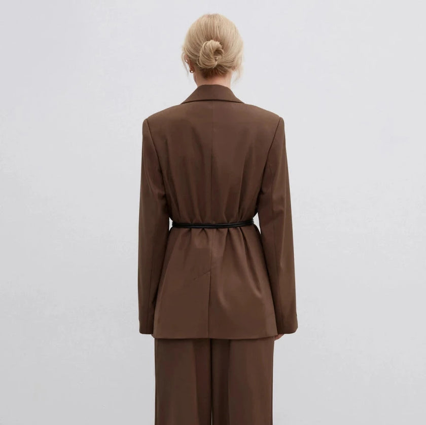 Chocolate single-breasted straight-cut jacket made of viscose.