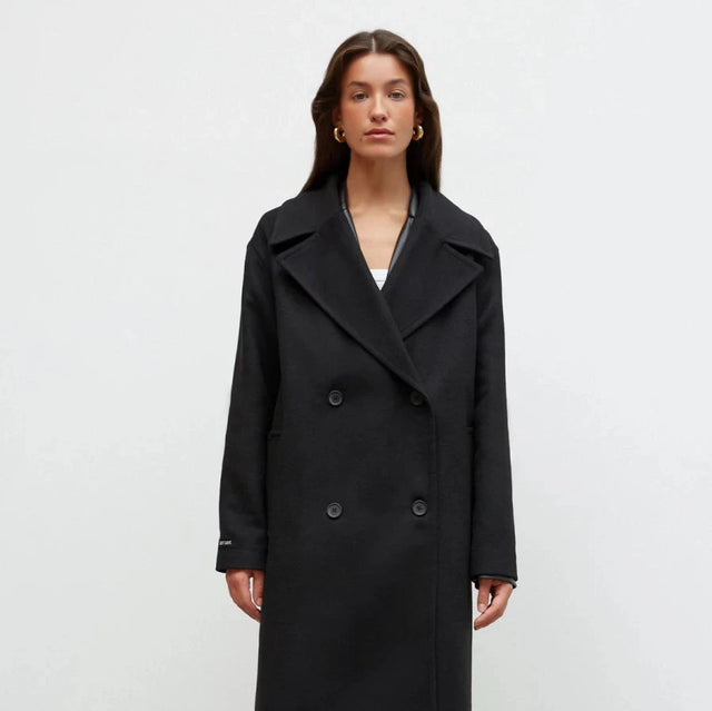 Black double-breasted straight-cut coat made with wool