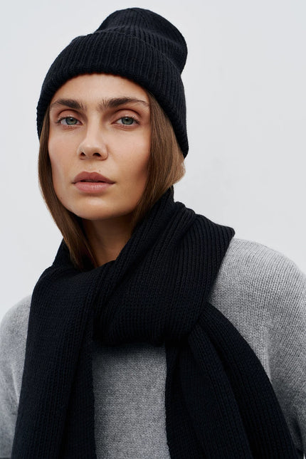 Knitted wool scarf
