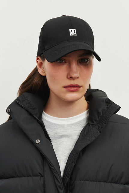 Baseball cap with logo